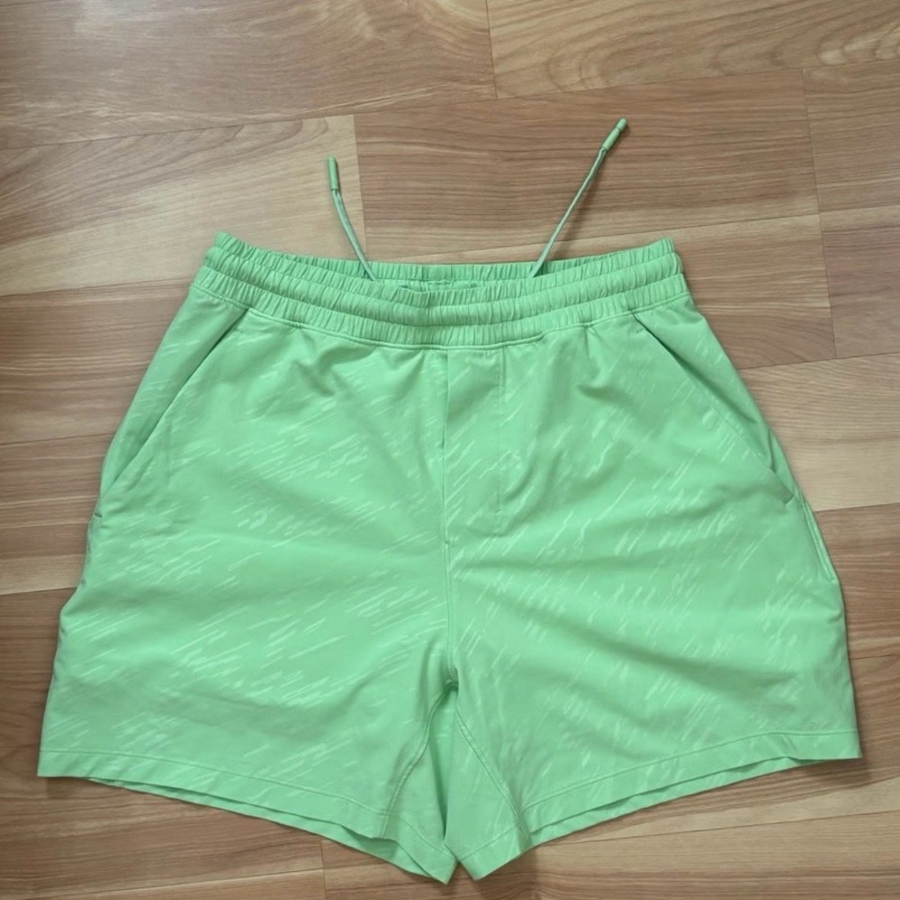 Lululemon • Men’s Pace Breaker 5” Linerless Reflective Athletic Shorts Small - Picture 8 of 11